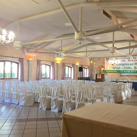 קוורטוצ'ו Hotel I Ginepri מראה חיצוני תמונה