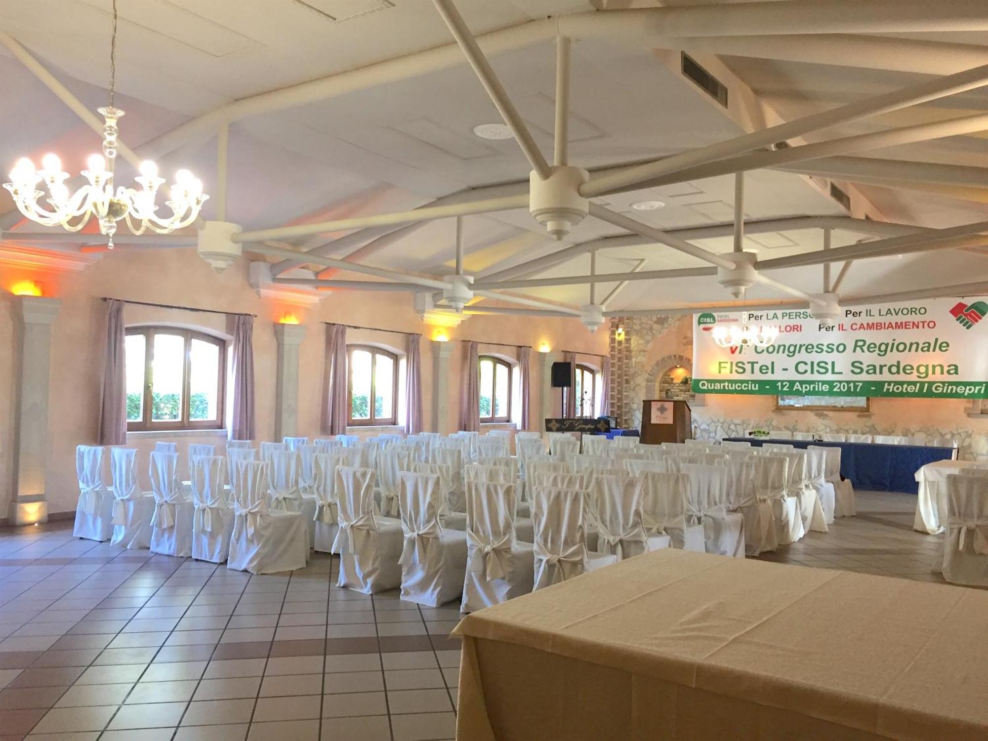 קוורטוצ'ו Hotel I Ginepri מראה חיצוני תמונה