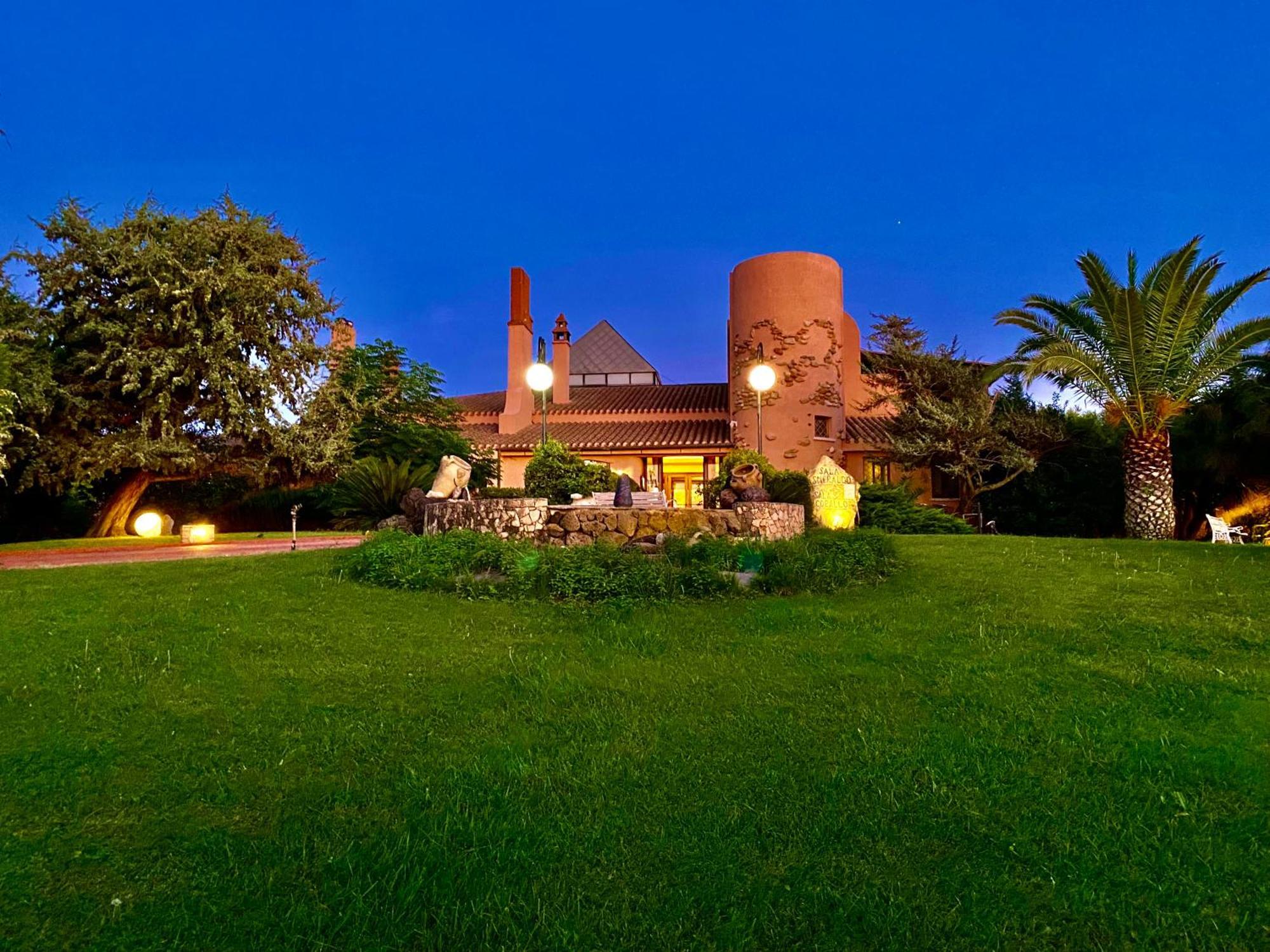 קוורטוצ'ו Hotel I Ginepri מראה חיצוני תמונה