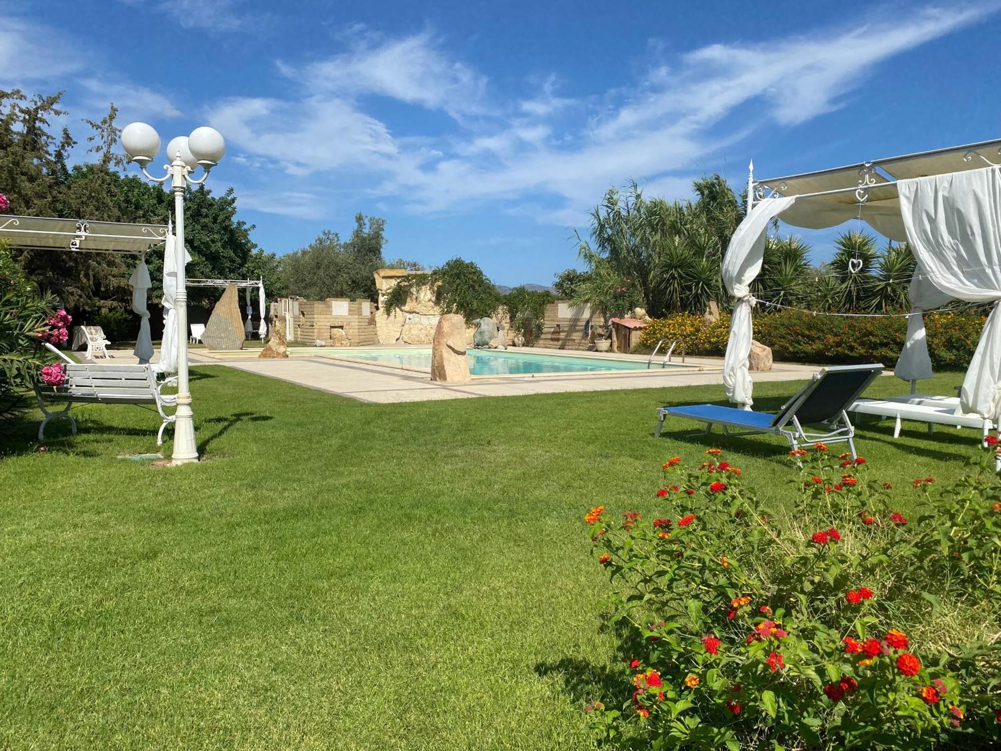 קוורטוצ'ו Hotel I Ginepri מראה חיצוני תמונה