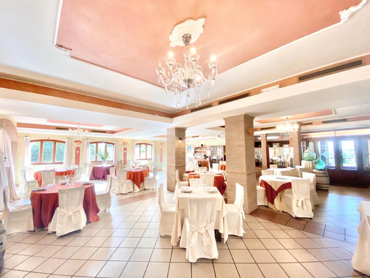 קוורטוצ'ו Hotel I Ginepri מראה חיצוני תמונה